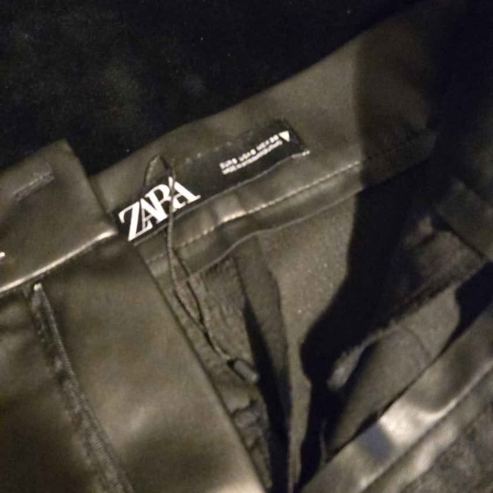 Zara Black Faux Leather Short - Picture 6 of 9